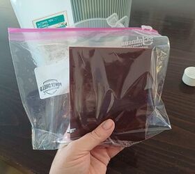 Place the soaked sponge in a ziplock bag - simple homemade ice pack