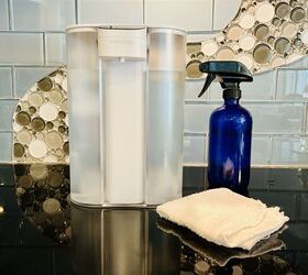 DIY Glass and Window Cleaner With Purified Water