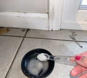 Put little bowls of borax and sugar on your floors for this easy hack