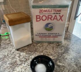 The brilliant, 5-minute reason she mixes borax and sugar