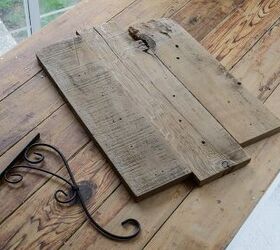 She used 3 pieces of randomly sized reclaimed wood for this enchanting DIY idea bird lovers will absolutely adore