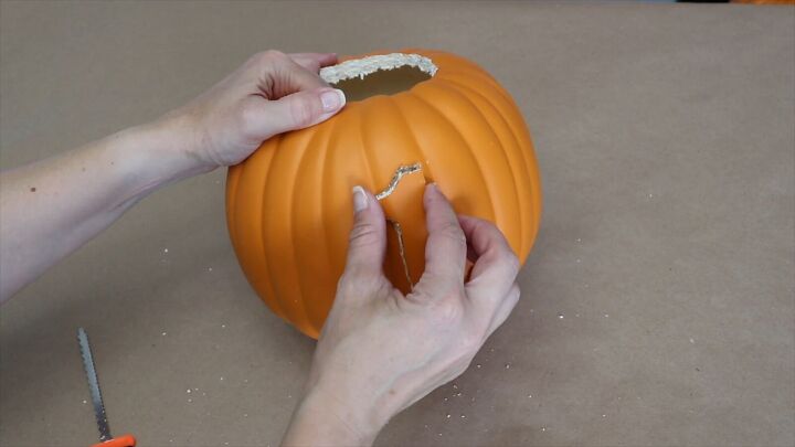 DIY house number pumpkin display