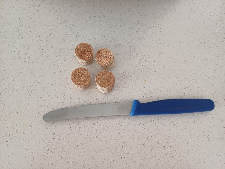 How to keep fruit fresh with wine corks