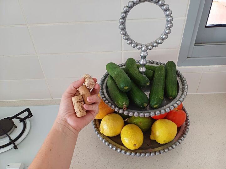 Natural fruit fly prevention