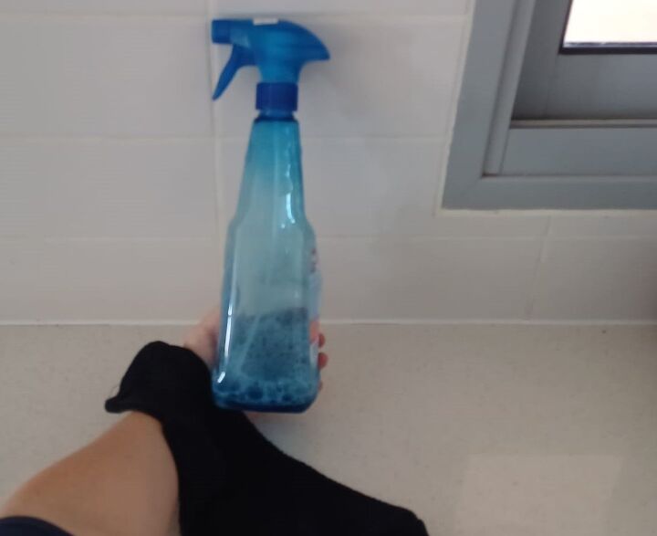 Create a homemade daily shower spray that prevents water spots