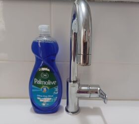 Here's a dish soap bathroom hack that REALLY works!