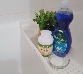 Tackle even the dirtiest shower doors with this powerful DIY shower cleaner.