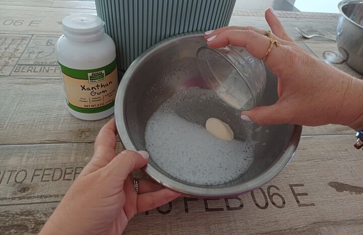 Say goodbye to soap scum and streaks with this natural glass cleaner