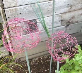 Transform chicken wire and paint into stunning wire allium flowers