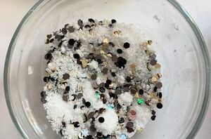 Here's how to use a plastic ornament THIS week (this is brilliant!)