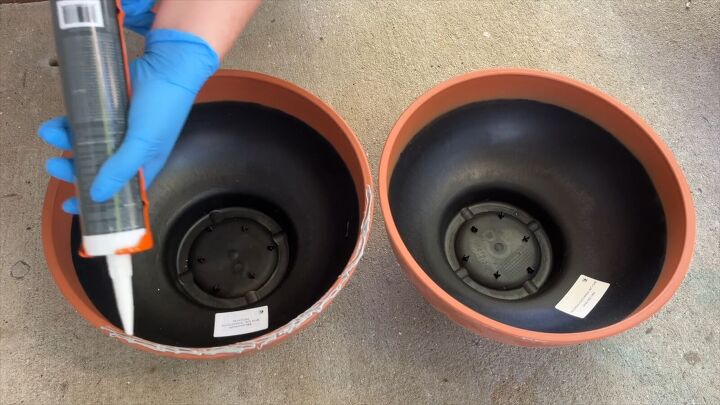 Transforms planters into the perfect sphere legs for a beautiful coffee table