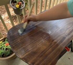 Sealing the wood with polyurethane