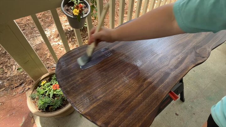 Sealing the wood with polyurethane