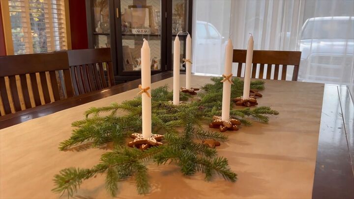 Creative Christmas candle holder with cookies