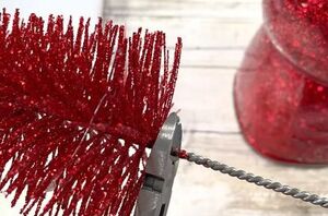 She cut the stem off a mini tree for this gorgeous holiday idea