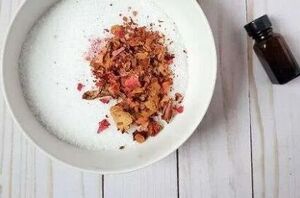 Use Epsom salt for this special gift that will make your friends feel so pampered