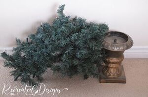 The insanely beautiful way she made her Christmas home beautiful for no cost at all