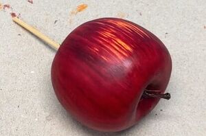 The beautiful way to use foam apples on your porch