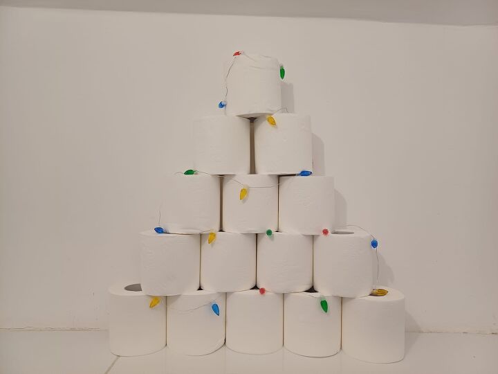 Creative ways to use toilet paper rolls for Christmas