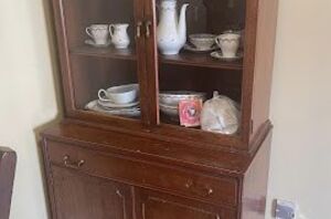 The gorgeous way she reimagined her old, outdated hutch