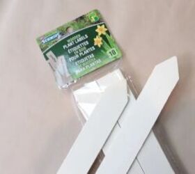 Lay a plant label on your old furniture (it's so beautiful!)