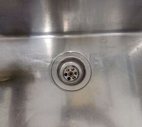 A clean sink sets the stage for this magical sprinkle water trick