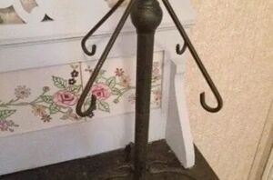 Why she puts parts of an old planter on her kitchen counter