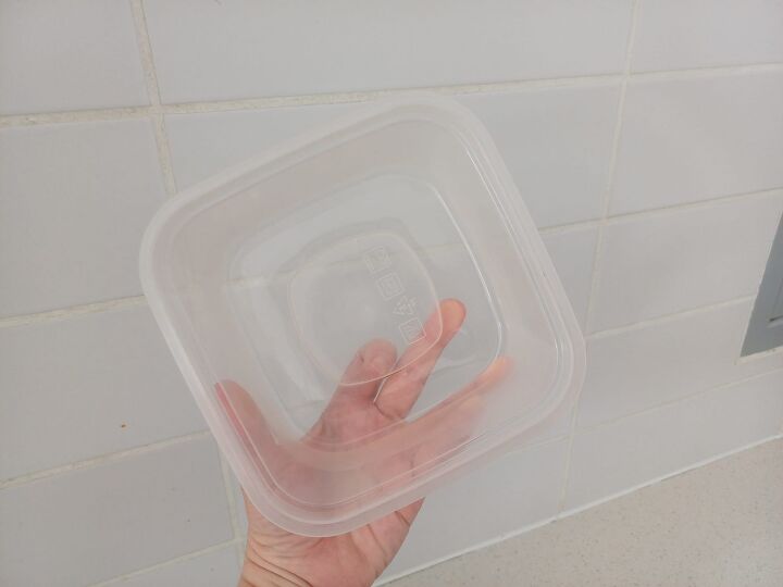 No More Stains! Clean Your Tupperware with This Simple Hack
