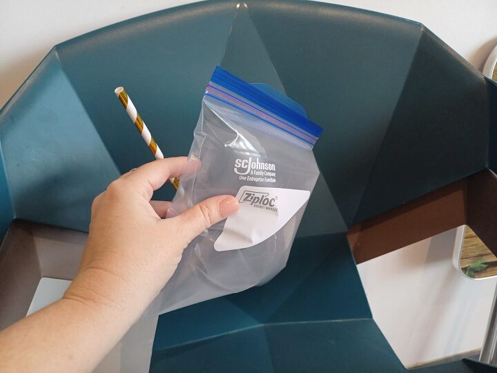 Protecting items with blown-up ziplock bags