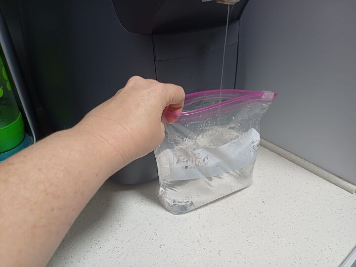 Making crushed ice with ziplock bags