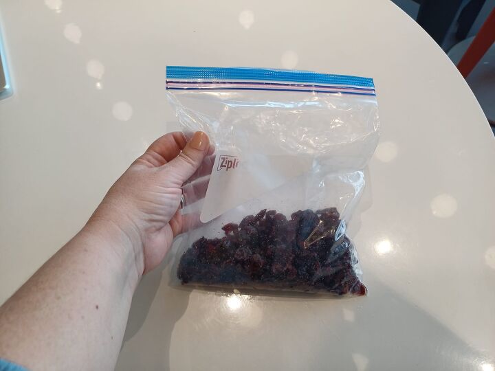 DIY vacuum sealing with ziplock bags