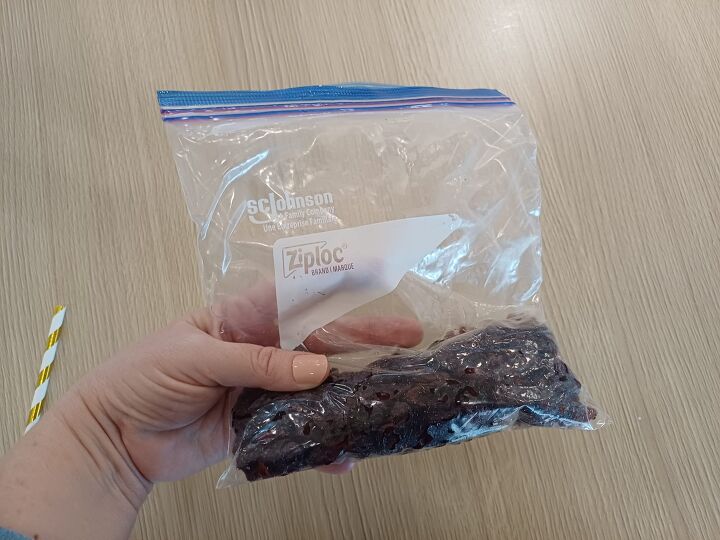 Vacuum sealing ziplock bags