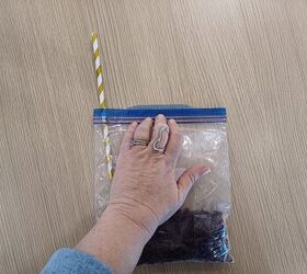 DIY vacuum sealing with a ziplock bag and straw—perfect for travel or food storage!