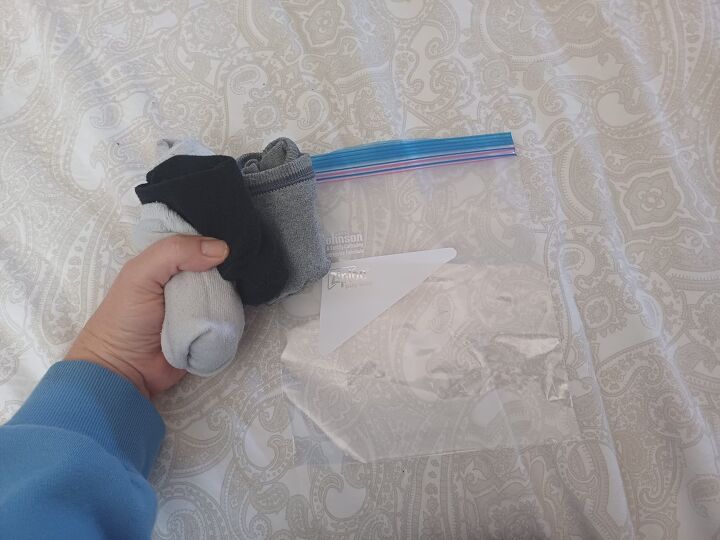 Ziplock bag uses for travel, storage, and beyond