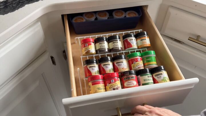 Spice drawer organization