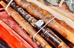 She made this wood spindle craft for the holidays, but it's charming all year round!