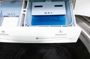 Why you should pour Dawn dish soap into your washing machine this week