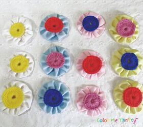 diy yoyo wreath with yoyo flowers, assorted diy yoyo flowers in mixed colors