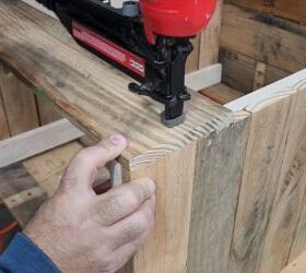 Adding bottom support to reinforce the pallet wood frame