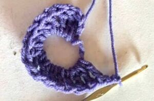 This is the sweetest accent to dress up any corner—& it only takes 10 minutes to make