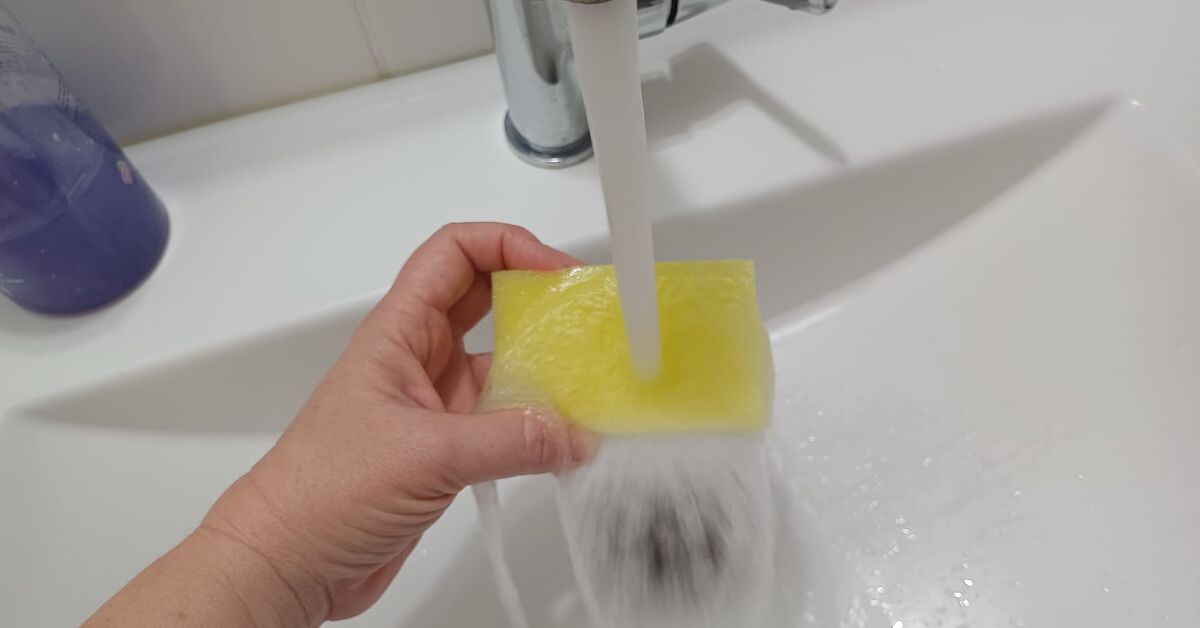 Using A Sponge How to Use a Sponge in Clever and Unexpected Ways | Hometalk