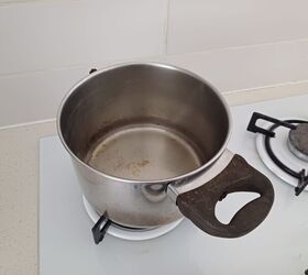 She pours Dawn dish soap into boiled vinegar for this super smart trick