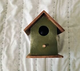 OK, how have we never thought of using a birdhouse like this before?!