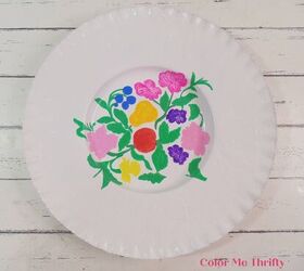 vintage embossed aluminum tray makeover, painting the florals on tray with oil paint pens