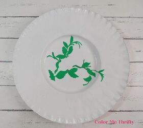 vintage embossed aluminum tray makeover, starting to paint the tray with oil paint pens