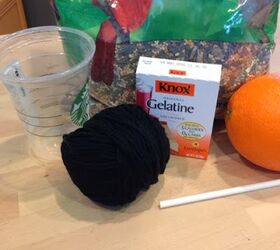 How she used gelatin and a ball of yarn to make her spring yard more enjoyable