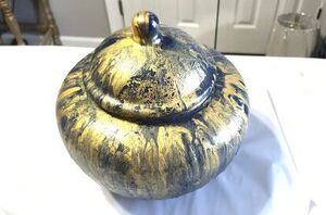 You might not want to toss out your old vases or pots when you see this flip