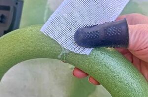 This has got to be one of the cleverest ways to use a wreath form for summer