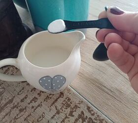 Homemade milk treatment to stop powdery mildew