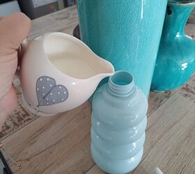 How to make a milk and water spray to fight powdery mildew fungus